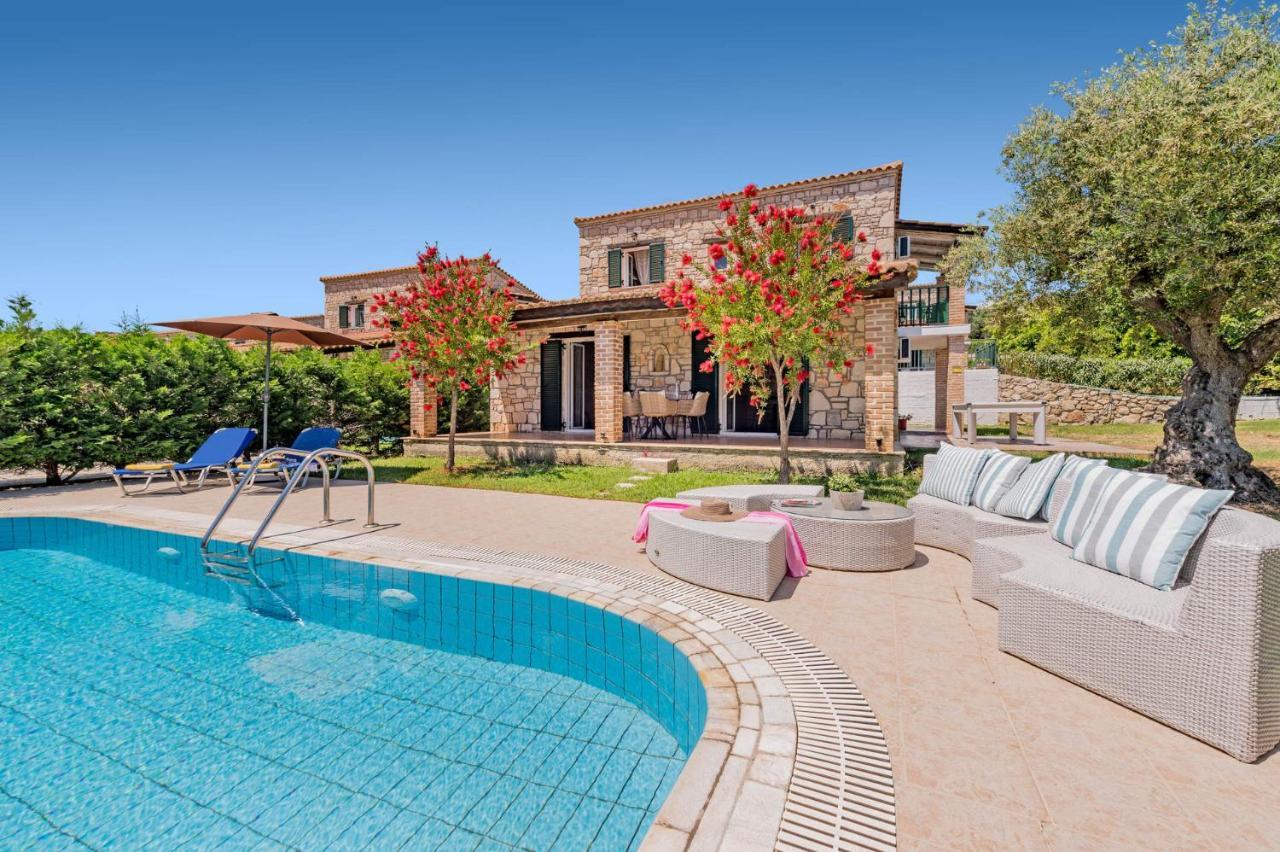 Villa Rizolia Epta By